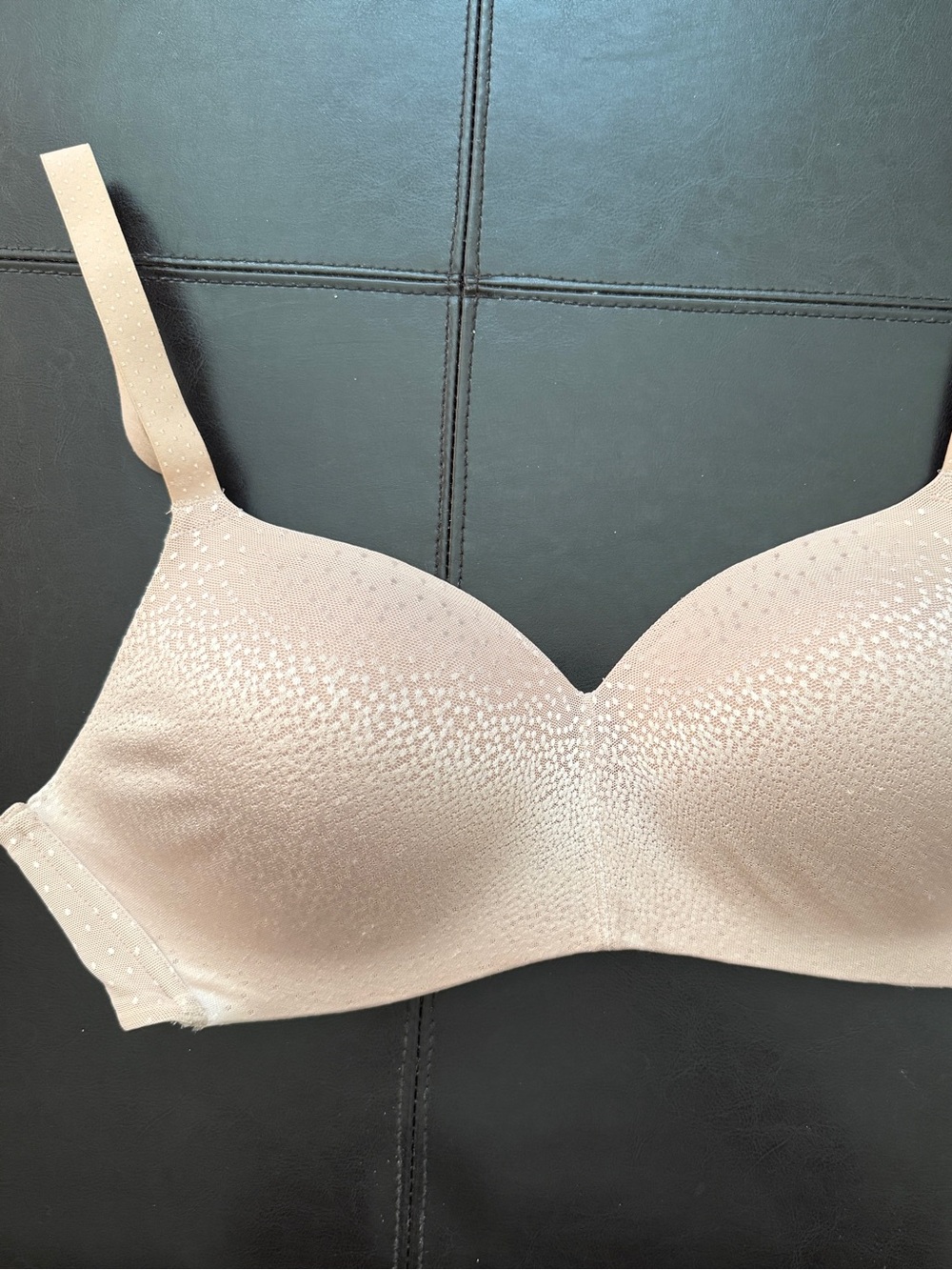 Wacoal 38DD Wireless Nude T-Shirt Bra with Subtle Dot Texture